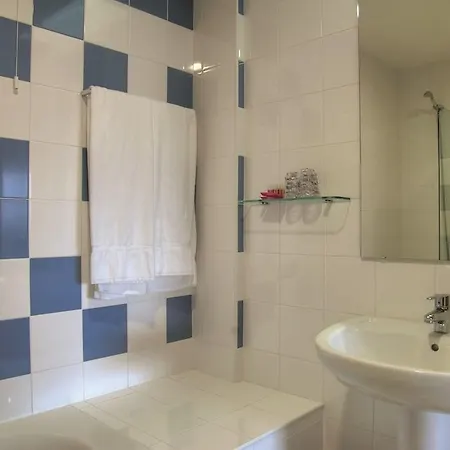 Centro מלון 3*