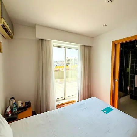 Centro מלון 3*