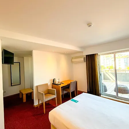 Centro מלון 3*