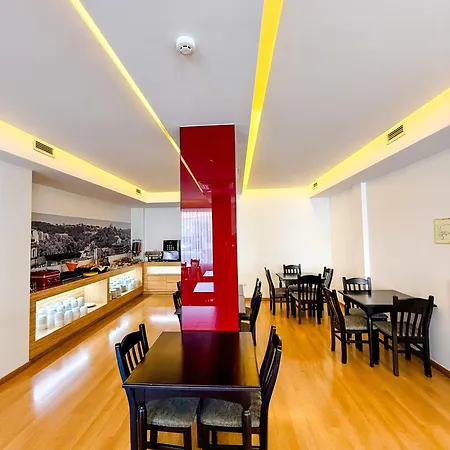 Centro מלון 3*