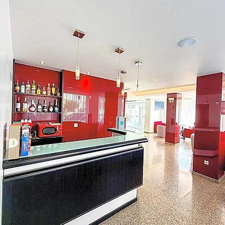 Centro מלון לייריה